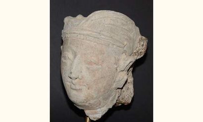 null ART GRECO-BOUDDHIQUE DU GANDHARA (Ier - Vème siècle ap. J.C.)
Tête d'homme de...