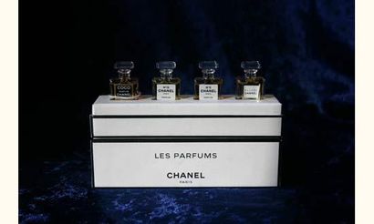 null Chanel, Coffret comprenant 4 miniatures : Coco, N° 5, N° 19, Allure