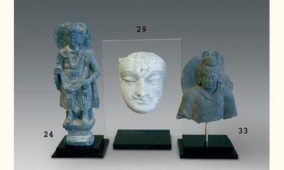 null ART GRECO-BOUDDHIQUE DU GANDHARA (Ier - Vème ap. J.C.)
Buste de Bouddha en schiste....