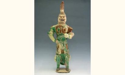 null TANG (618 - 907 ap. J.C.)
Lokapala debout, la main droite appuyée sur sa hanche,...