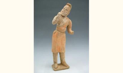 null TANG (618 - 907 ap. J.C.)
Palefrenier sémite habillé pour le voyage, son visage...