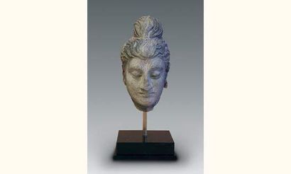  ART GRECO-BOUDDHIQUE DU GANDHARA (Ier - Vème ap. J.C.) Tête de Bouddha en schiste....