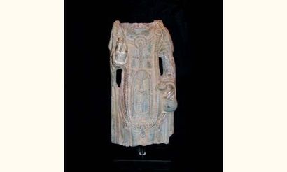 null TANG (618 - 907 ap. J.C.)
Torse en pierre à la robe drapée orné de colliers...
