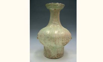 null HAN (206 av. J.C. - 220 ap. J.C.)
Vase Hu de forme ovoïde, la panse ornée de...