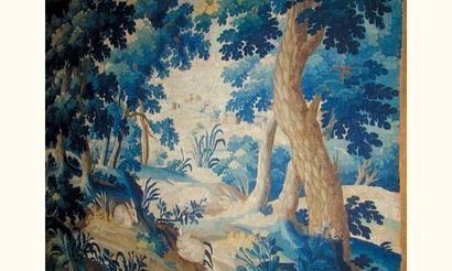 null Belle tapisserie à décor d'arbres et bosquets, maisons dans le fond, deux lapins
s'observant...