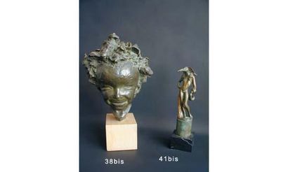 null DALI Salvador (1904-1989)

« L'homme oiseau »

Epreuve en bronze à platine verte...