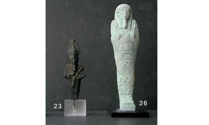 null EGYPTE
Buste d'Osiris en bronze. Coiffe ornée de plumes d'autruche. Basse Epoque....