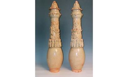 null SONG (960 - 1279 ap. J.C)
Paire d'urnes funéraires Hum Ping en terre cuite à...
