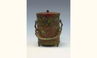 null HAN (206 av.J.C. - 220 ap.J.C.)
Vase tripode de forme cylindrique à couvercle,...