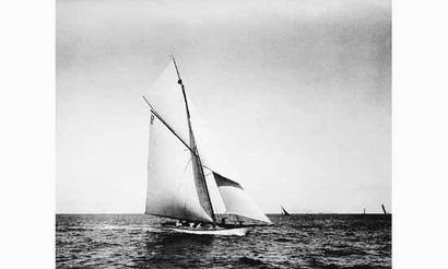 null ANONYME, vers 1910

“Yacht”. 

Tirage d'époque bien contrasté.
22 x 28 cm	
