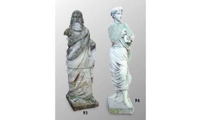 Statue en pierre représentant une femme drapée...