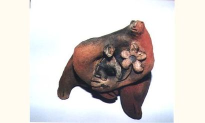 null Mère à l'enfant / Sculpture raku et pigments / Signé dessous / Hauteur: 17 cm	


1600/1800...