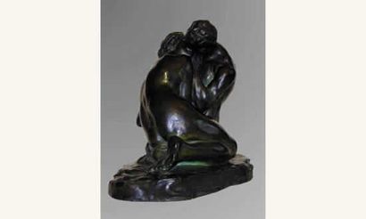 null PINA Alfredo (1883-1966)
« Le baiser »
Bronze à patine brun vert. 
Signé sur...