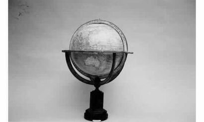 Globe terrestre par DELAMARCHE (Bertaux édit....