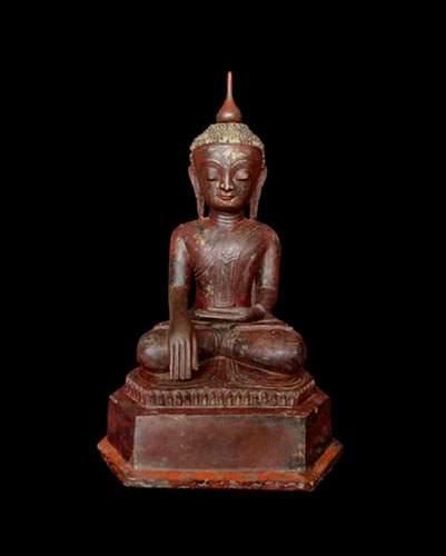 null BIRMANIE -Thaïlande
Bouddha exécutant le geste de la prise de la terre à témoin...