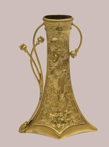 null Charles KORSCHMANN (Né en 1872)
Vase de section ovale sur base losangique en...