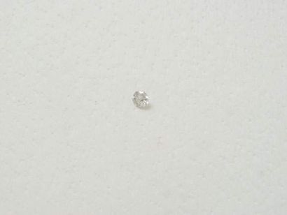 null Diamant taille ancienne sur papier.
Poids du diamant: 0.26 ct.
(égrisures)