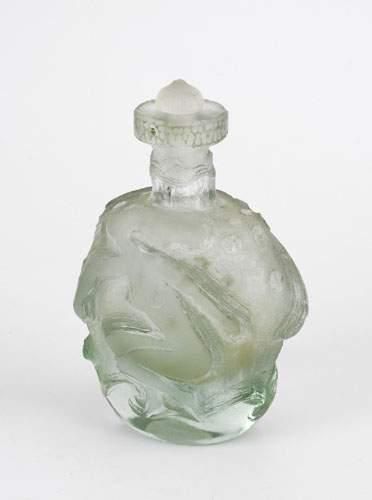 null René DENIEL (né en 1939)
Superbe bouteille plate, soufflée, travaillée à l'acide...