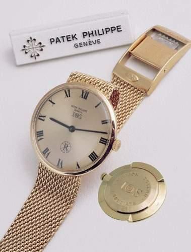 null PATEK PHILIPPE (CALATRAVA / IOS), vers 1970
Elégant ‘collector' de la célèbre...