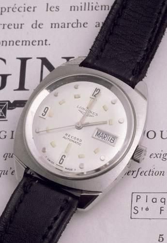 null LONGINES (Record), vers 1970
Belle montre de forme coussin époque 70 en acier...