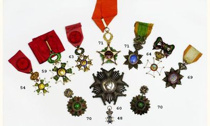 null Ordre de la Légion d'Honneur. Croix d'officier en or. Ruban.
Second Empire.
Bon...