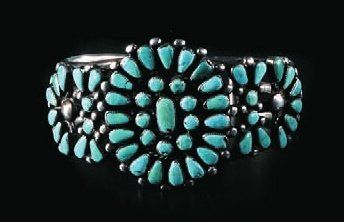 null Bracelet - Zuni Argent et turquoise Bracelet en argent serti d'une rosace de...