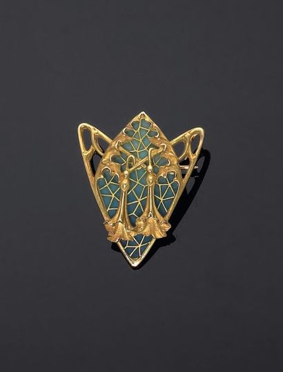 Boivin. Epoque art nouveau. Années 1895. Rare broche-pendentif de forme losangique...