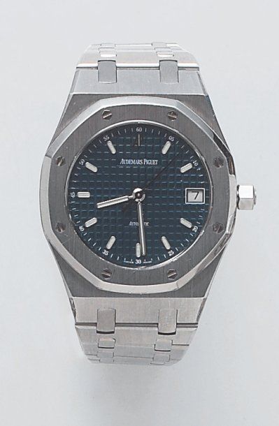 AUDEMARS PIGUET «ROYAL OAK». Bracelet montre en acier. Cadran bleu. Date. Trotteuse...