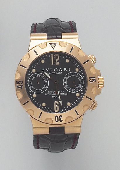 BULGARI «DIAGONO PROFESSIONAL SCUBA CHRONO». Montre de poignet chronographe en or...