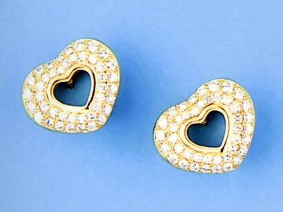 CHOPARD Paire de boucles d'oreilles "Coeur" en or jaune pavées de diamants. Signées...