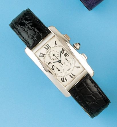 CARTIER TANK AMERICAINE. Montre de poignet chronographe en or gris. Cadran blanc...