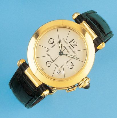 CARTIER PASHA . Montre de poignet en or jaune. Cadran blanc. Date. Trotteuse centrale....