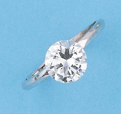 null Un diamant taillé en brillant. Poids : 2,05 cts - Couleur : E.Blanc Exceptionnel...