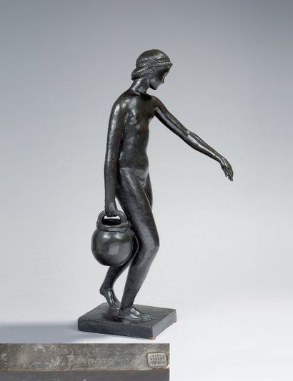 BERNARD, Joseph Antoine (1866-1931) Jeune fille à la cruche ou porteuse d'eau Bronze... Gazette Drouot