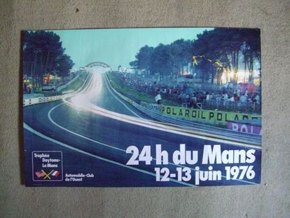 24 Heures du Mans 1976 59 x 38. Affiche non entoilée. Manque coin inférieur gauc...