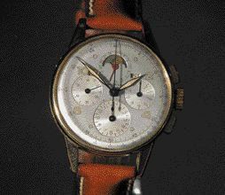 UNIVERSAL GENEVE Tri-Compax N°1329347 vers 1946. Elégant chronographe bracelet en...
