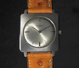 UNIVERSAL GENEVE Carré Galbé ultraplat n°2265287 vers 1963. Montre bracelet carré...
