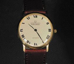 UNIVERSAL GENEVE Golden Shadow N°2464005 vers 1965. Montre bracelet ronde automatique...