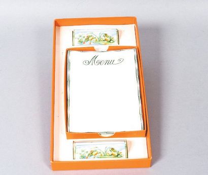 HERMÈS Paris made in France pour Mass Média Portes menus en porcelaine à décor de...