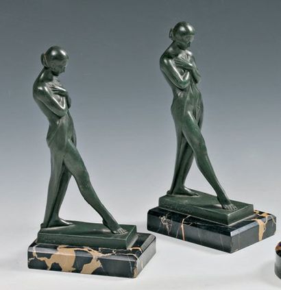 MAX LE VERRIER (1891-1973) PAIRE DE STATUETTE en bronze patiné représentant des danseuses....