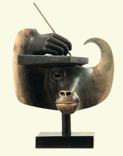 ETIENNE (1952). "Thot". Sculpture en bronze patiné et poli 1984. 64 x 44 x 30 cm
