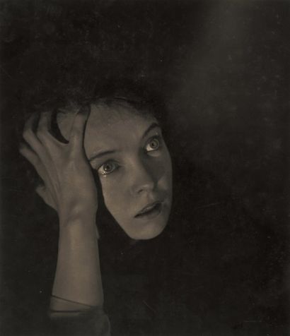 GEORGE HOYNINGEN-HUENE 1900-1968 "Lillian Gish, New York", 1930. Tirage argentique...