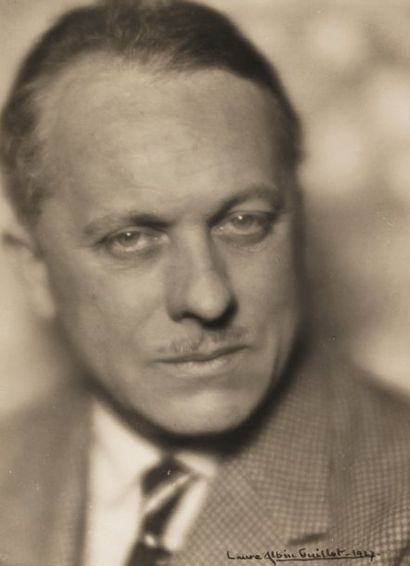 LAURE ALBIN-GUILLOT 1879-1962 "Raoul Dufy", 1927. Tirage argentique d'époque, signé...