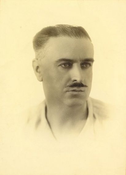 ANDRÉ DUNOYER DE SEGONZAC Portrait du peintre vers 30 ans, 1928. Tirage argentique...