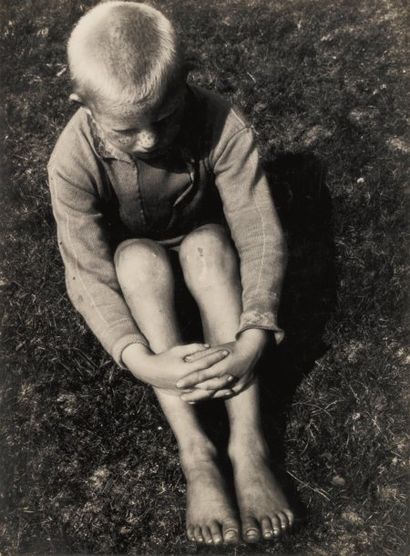 AENNE BIERMANN 1898-1933 Jeune garçon de Hiddensee, 1932. Tirage argentique d'époque,...