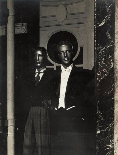 BRASSAÏ 1899-1984 Sans titre, (Deux mannequins masculins), Paris, ca. 1932. Tirage...