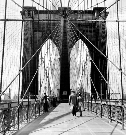 ANDREAS FEININGER 1907-1999 Brooklyn Walk 2, New York, 1940. Tirage argentique postérieur...