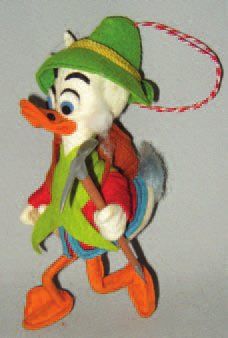 null « Donald alpiniste », petite poupée en feutrine d'après le personnage de Walt...