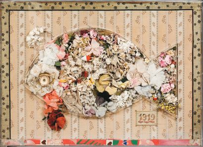 Roger BEZOMBES (1913-1994) « Poisson fleur, 1972 » Accumulation de tissus et objets...