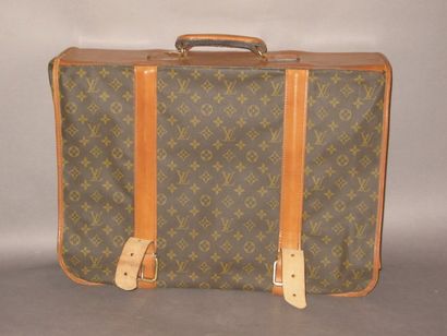 LOUIS VUITTON "Porte-habits portable à 5 cintres" en toile monogram et cuir naturel,...